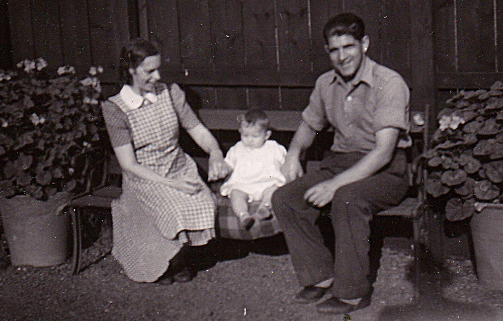Nan, Fred and Alf 1947